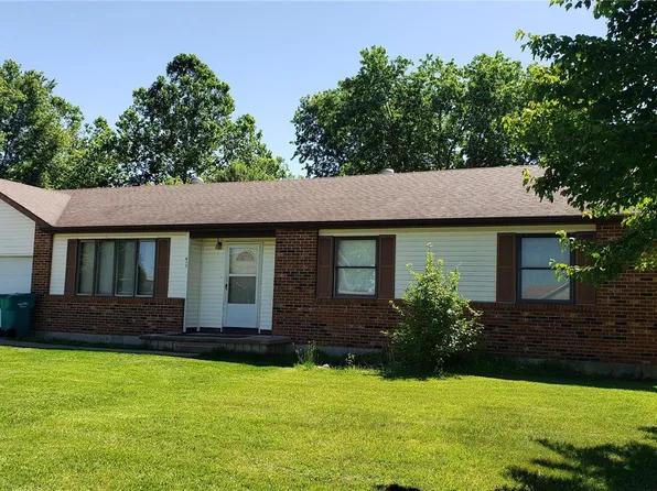 617 Vine St, Cuba, MO 65453