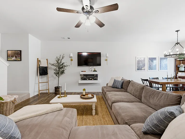 503 Stoneybrook Dr — Photo 5
