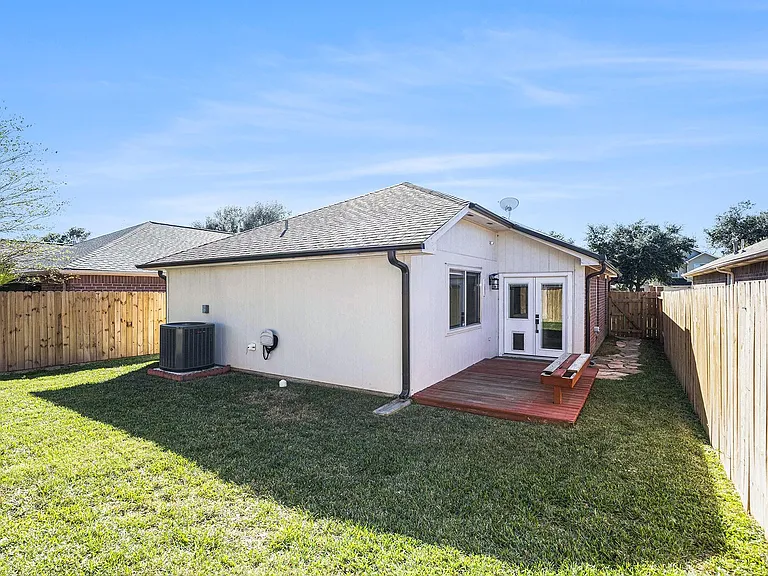 18234 Campbellford Dr — Photo 14
