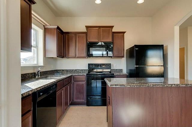 2nd image of 2320 Sablewood Dr