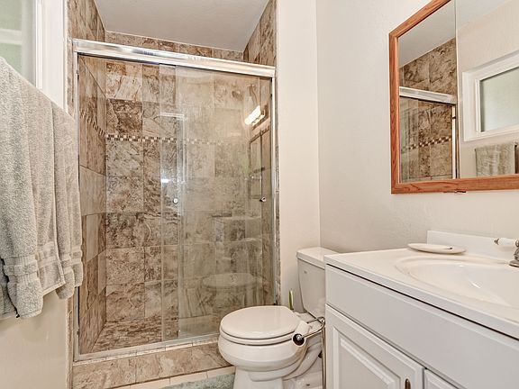 3rd image of 6725 Greenbrier Ct