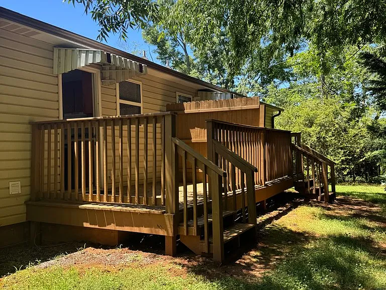 2077 N Whisnant Ave — Photo 1