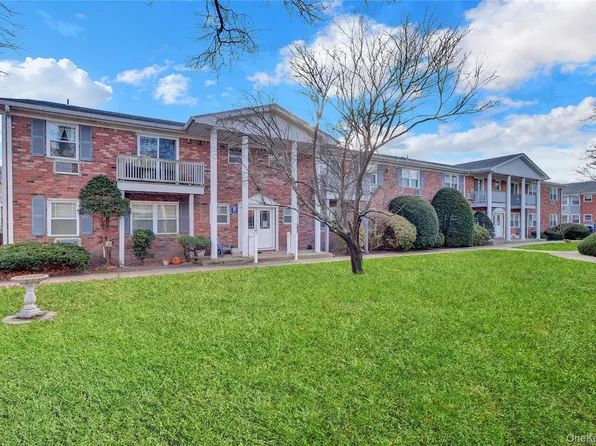 210 Fairharbor Drive #210, Patchogue, NY 11772