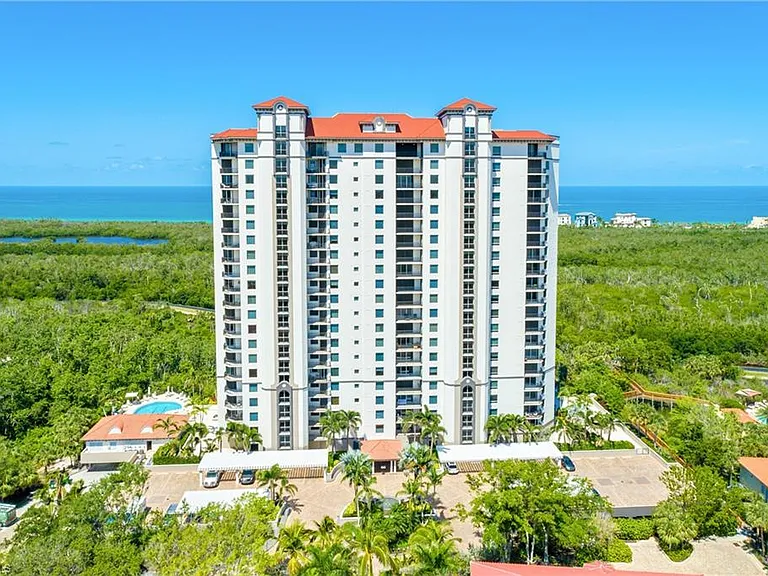 7225 Pelican Bay Blvd #204 — Photo 1