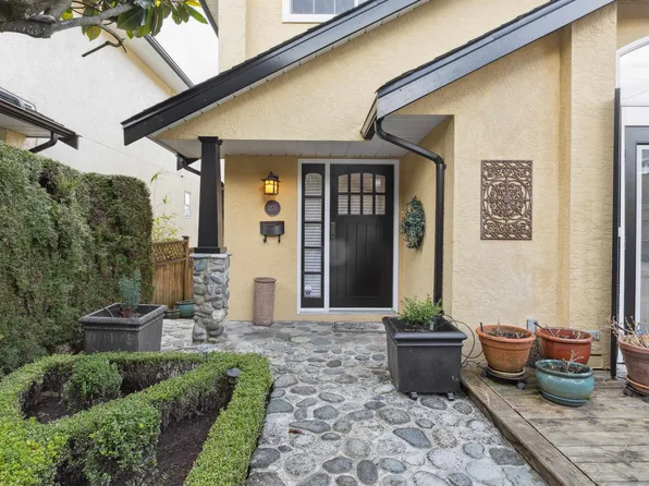 1274 Esquimalt Ave, West Vancouver, BC V7T 1K3