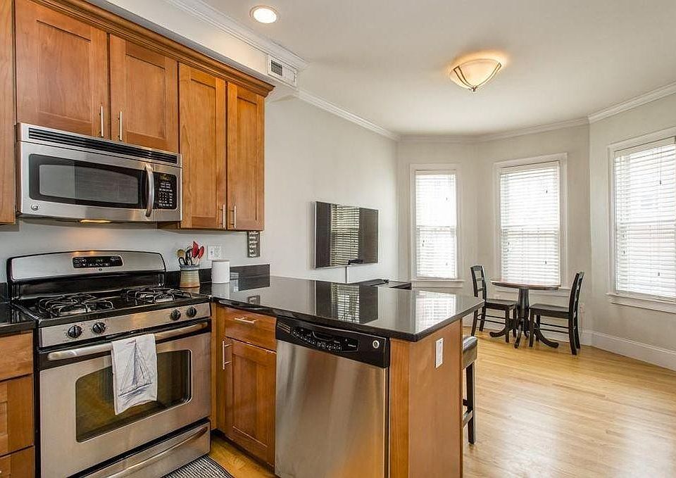 Living Room/Kitchen
