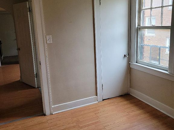 4th image of 58 Waldo St #58