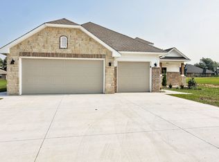3301 Canadian Trail Ct, Noble, OK 73068