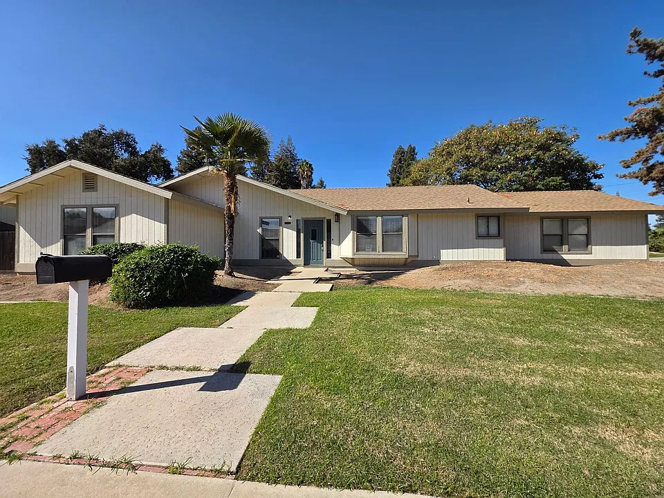935 N Vista St