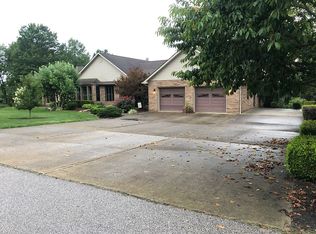 4021 Starlight Blvd, Maysville, KY 41056