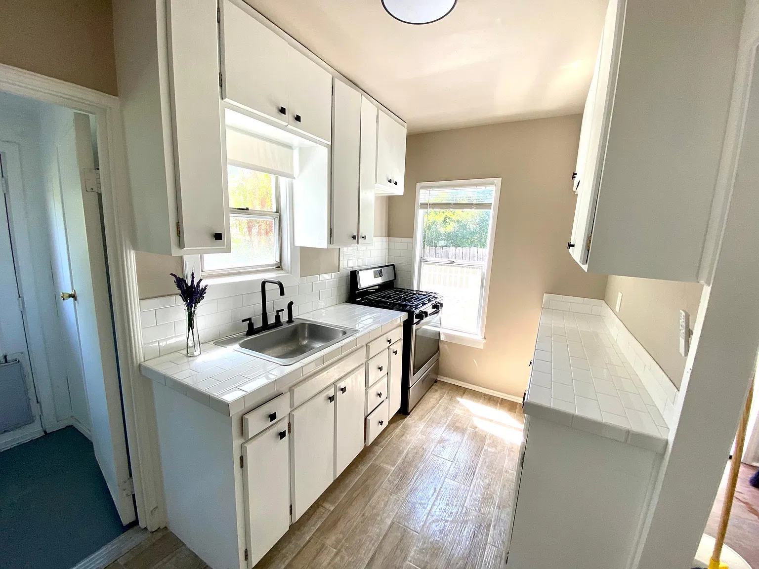 4142 Lobos Ave — Photo 4