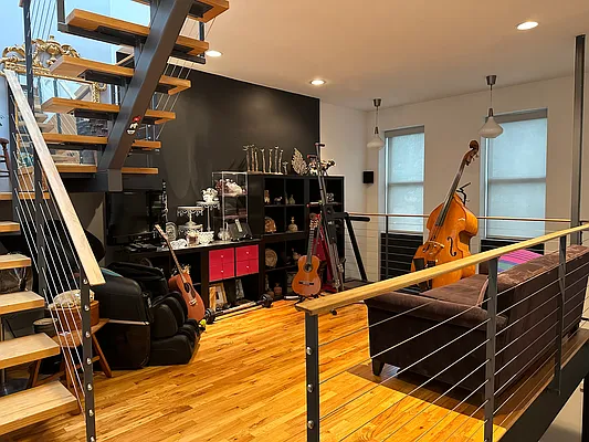 Rented by Esra Realty | media 29