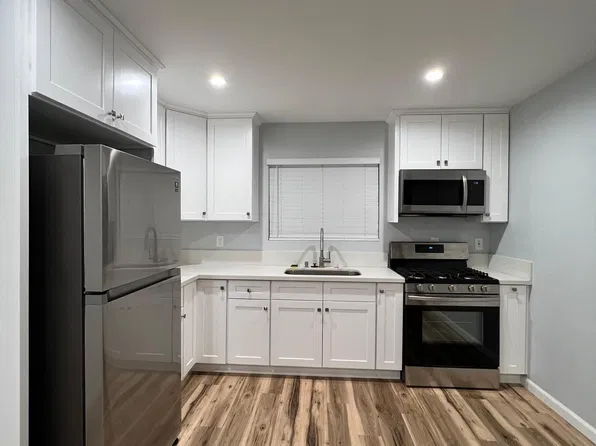 14712 1/2 Covello St, Van Nuys, CA 91405