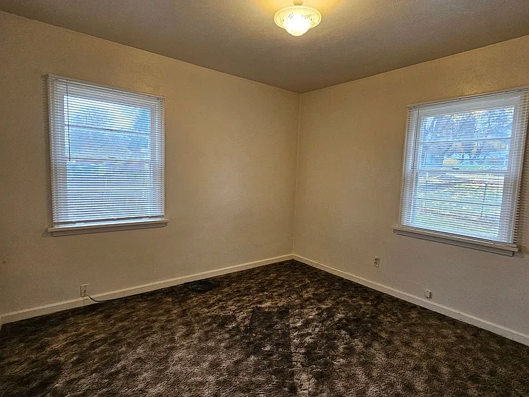 515 W Milwaukee Dr — Photo 13