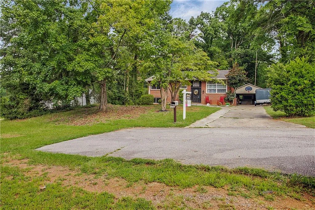 6 bed, 3.0 bath, 1678 sqft, $2,800 — Photo 3