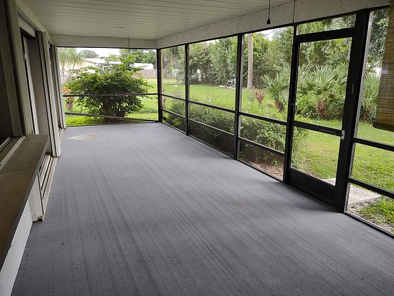 5th image of 1120 SE Palm Beach Rd