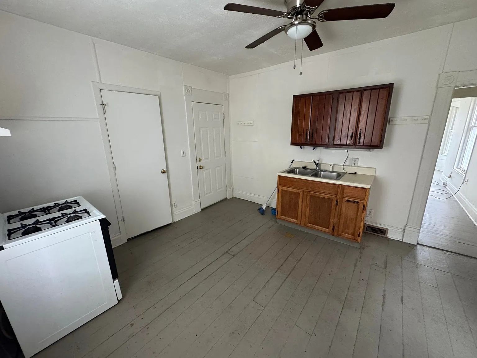 707 West High Street - 4 — Photo 3