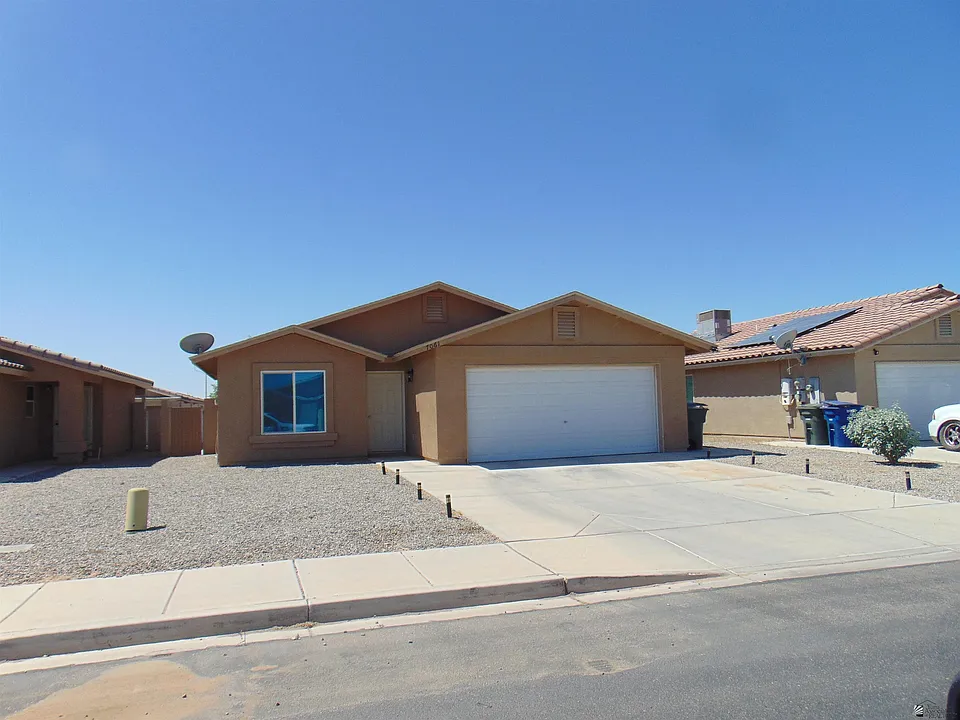7061 E 36th Pl