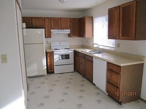 3rd image of 525 Prestonwood Dr