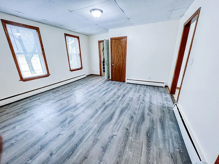 42 Green St — Photo 2