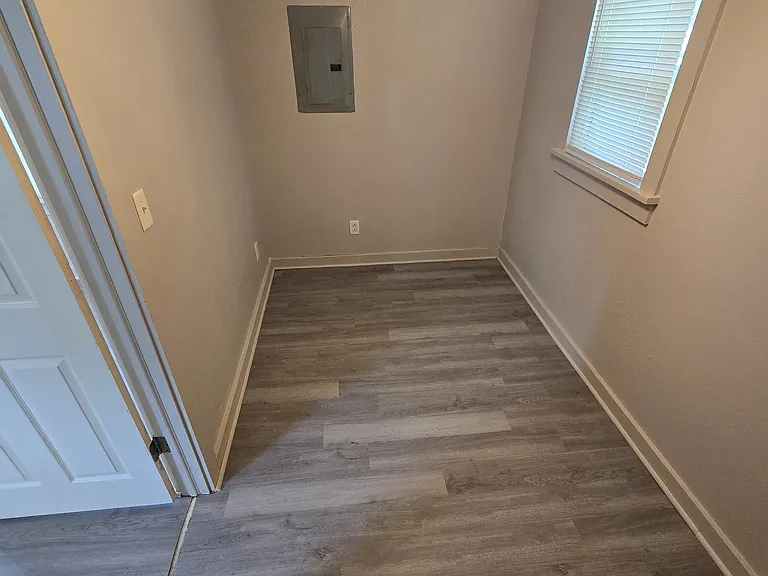 108 S Sturgeon St — Photo 5
