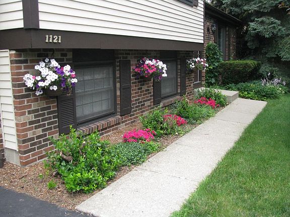 2nd image of 1121 Acillom Dr