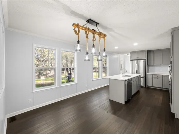 109 Summers Cir, Azle, TX 76020