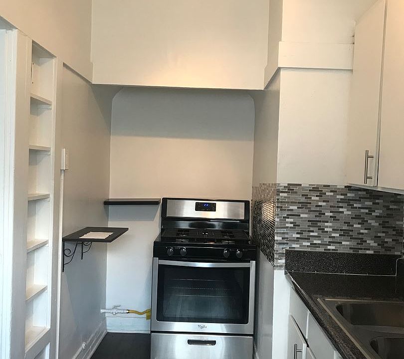 1st image of 915 Grattan St #915