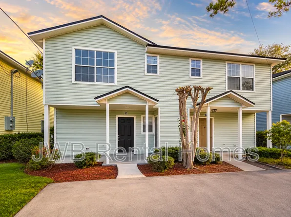 79 W 5th St, Atlantic Beach, FL 32233