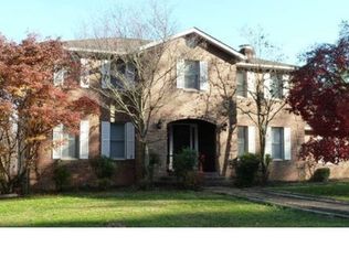 1636 Crowell Rd, Vienna, VA 22182