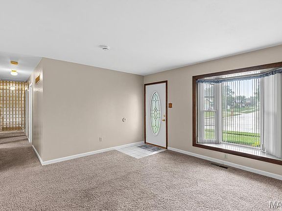 2nd image of 2303 Broken Horse Ln