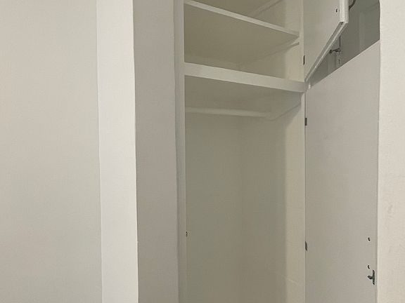 5th image of 359 W Park Ave #359