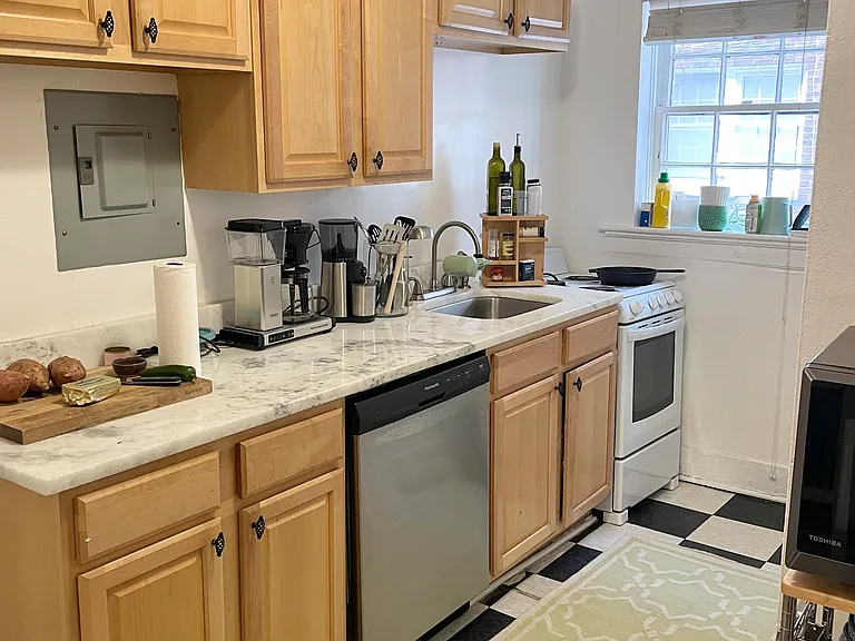 869 Charles Allen Dr NE #4 — Photo 2