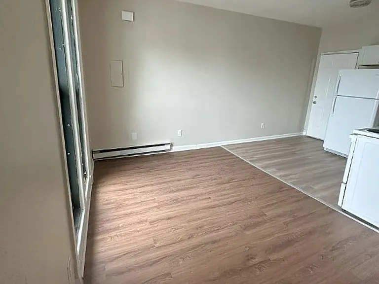 937 Broadway — Photo 6