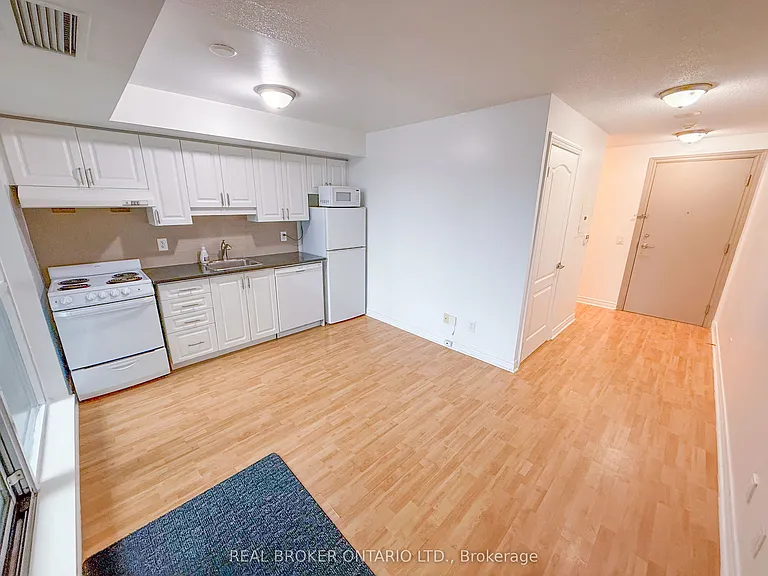 70 Town Centre Ct #511 — Photo 3
