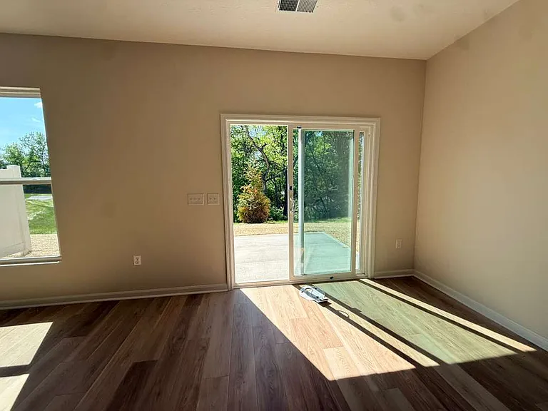 7231 Grandway Dr — Photo 12