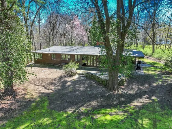 874 N Pleasant St, Amherst, MA 01002