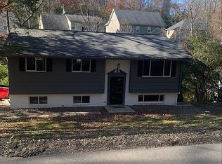 18 Liberty Ln, Huntington, WV 25705