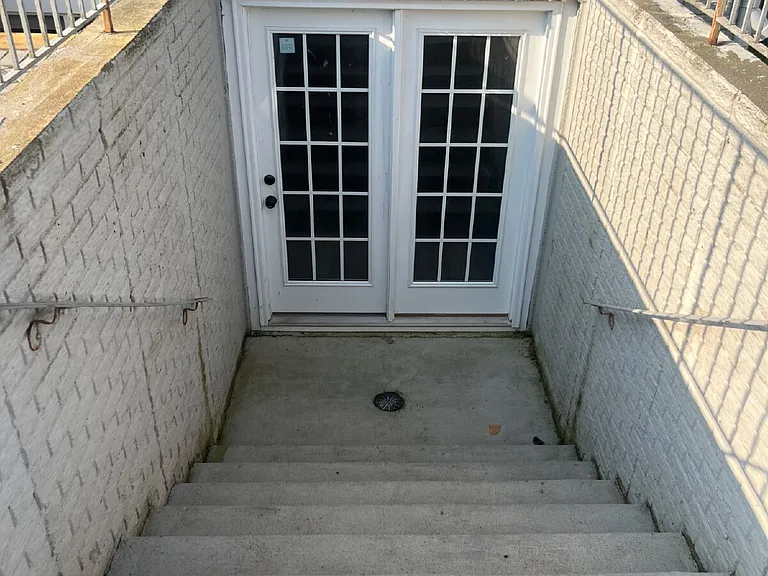 9734 Dumbarton Dr — Photo 19