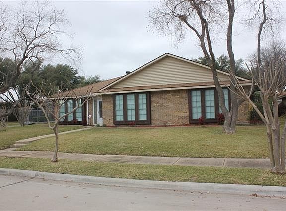 3rd image of 733 Brighton Ln