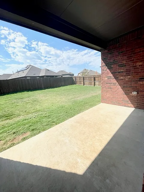 3 bed, 1650 sqft, $2,000 — Photo 3