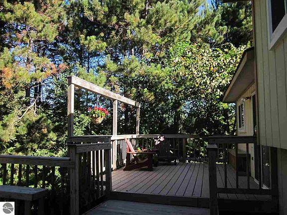 3rd image of 6467 Elk View Dr