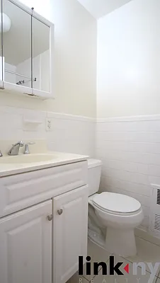 Rented by Link NY Realty | media 54