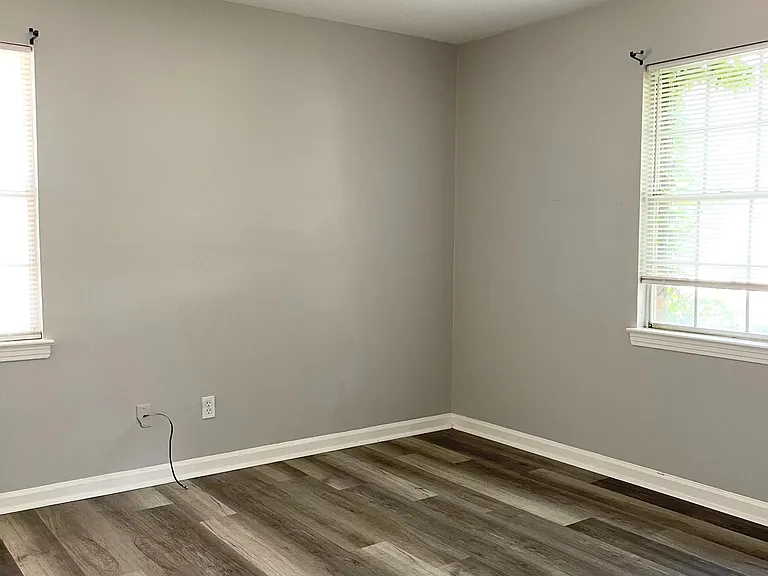 1848 Baldwin Ave — Photo 5