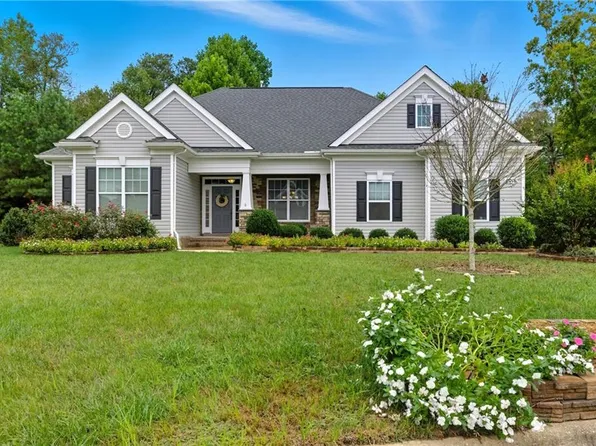 4016 Harvest Reach Ln, Suffolk, VA 23434