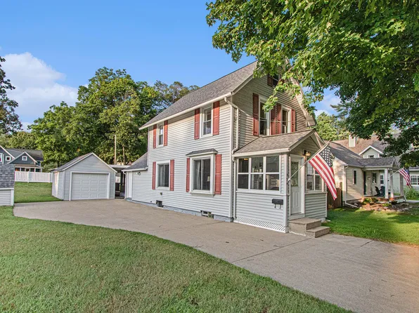 834 Conger St, South Haven, MI 49090