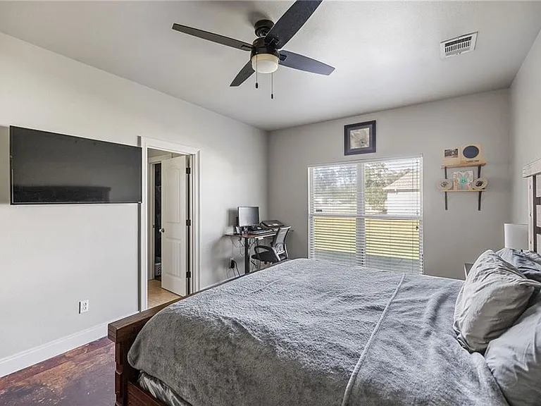 22157 Fen St — Photo 16