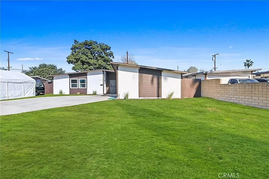 3 bed, 947 sqft, $1,400 — Photo 1