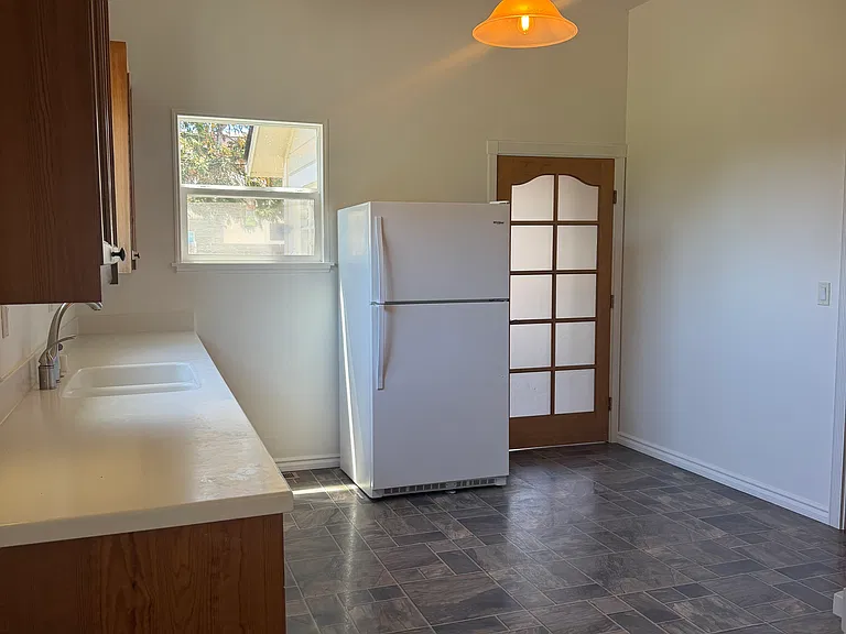 926 Main St — Photo 9