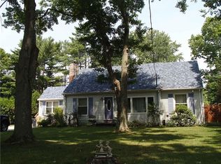 34 Forsythia Ln, Cranston, RI 02921